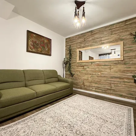 Old Town Apartment *