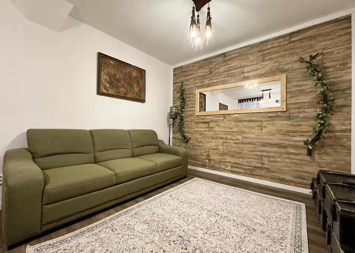 Old Town Apartment *