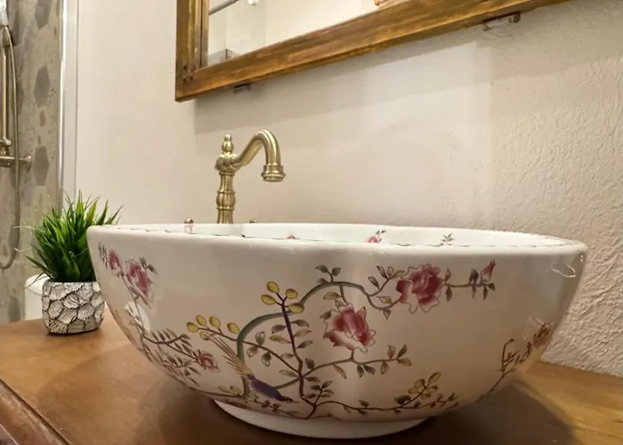 Old Town Apartment *